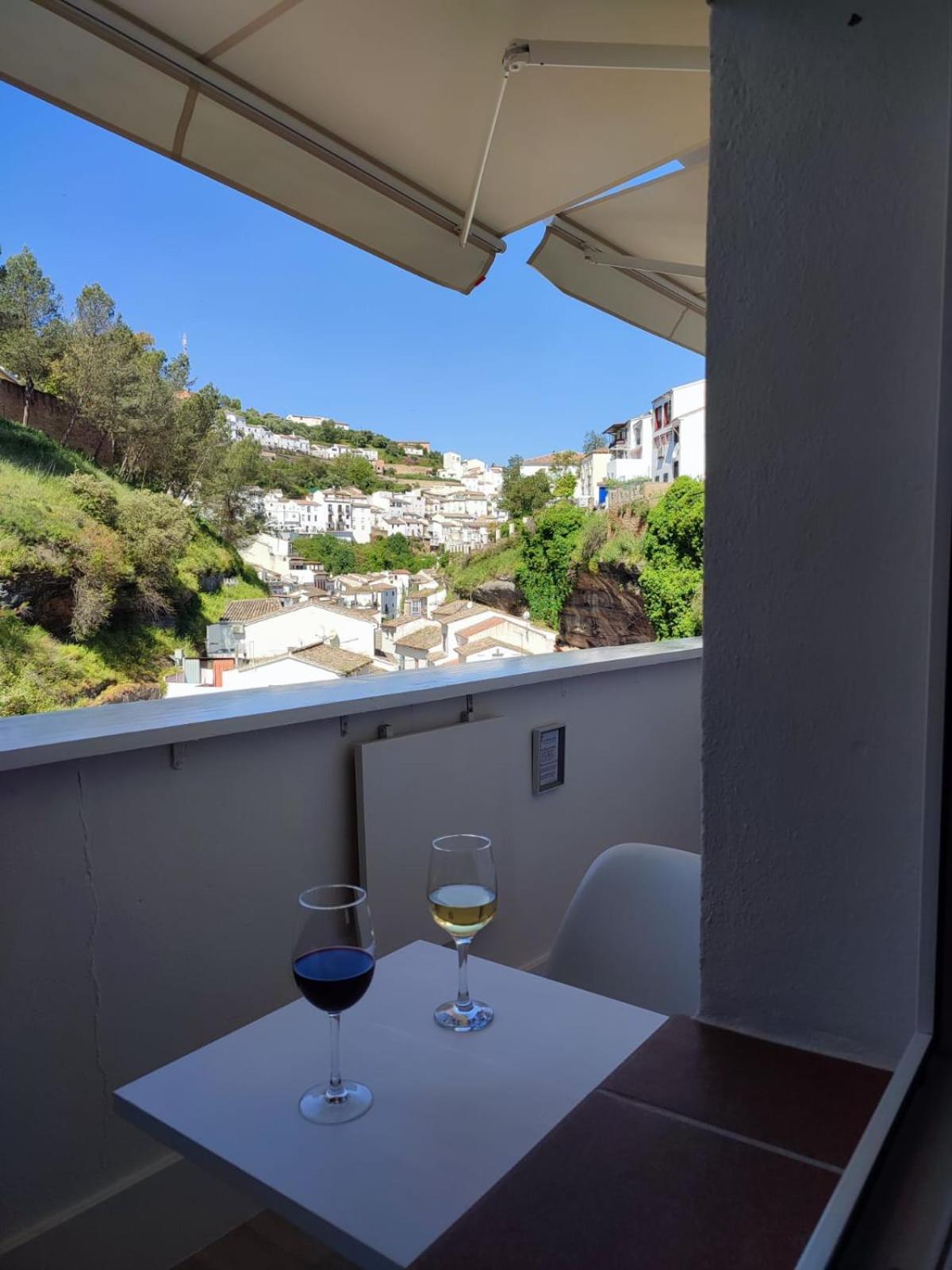 La Rosa Gris Lägenhet Setenil De Las Bodegas Exteriör bild