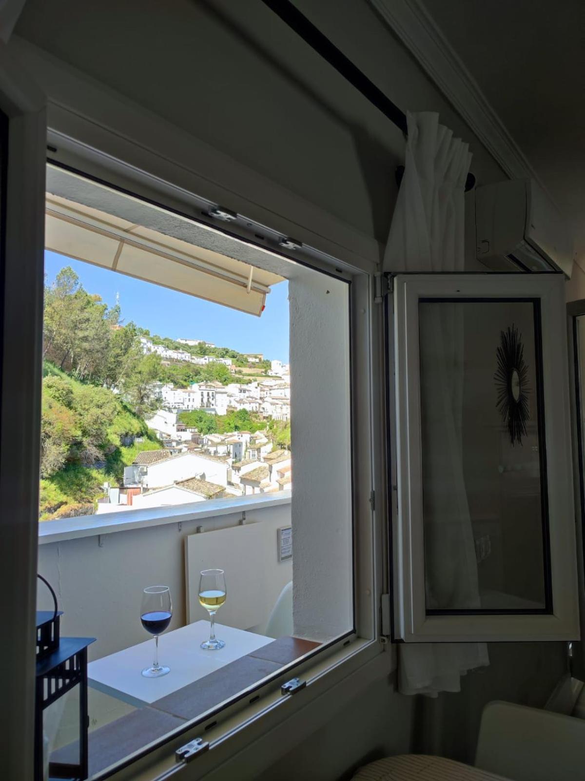 La Rosa Gris Lägenhet Setenil De Las Bodegas Exteriör bild
